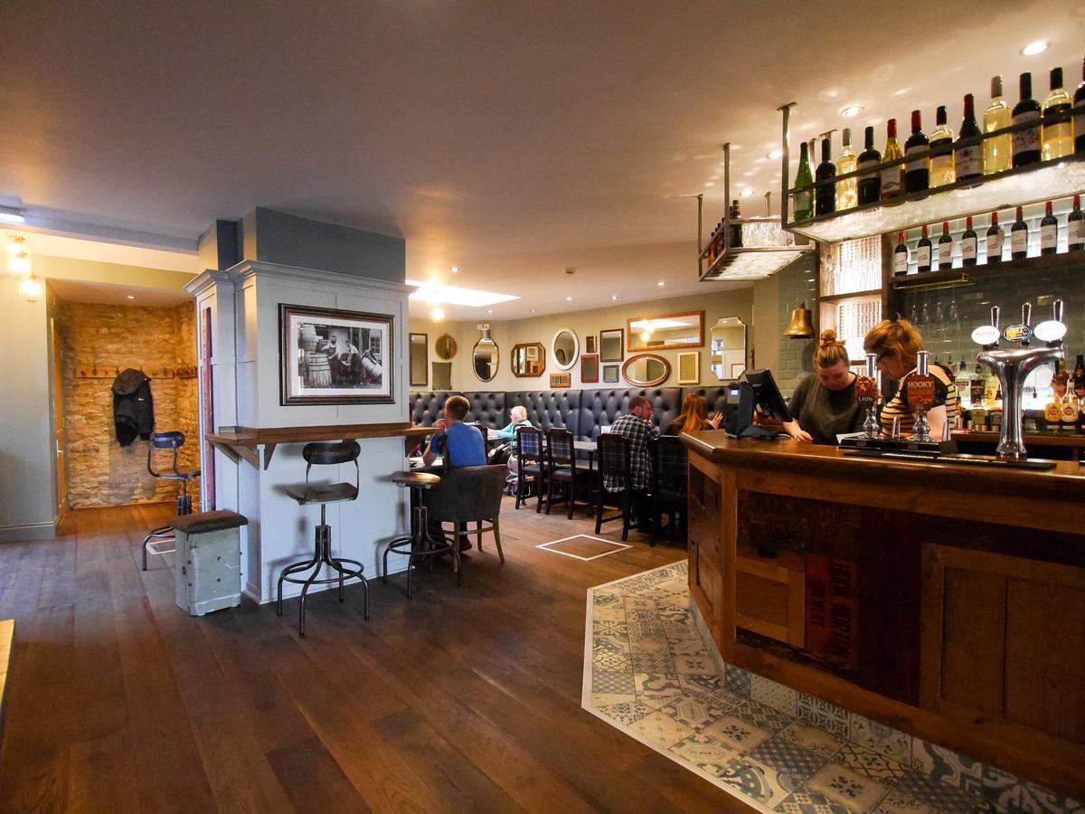 The Fox Hotel Chipping Norton Kültér fotó